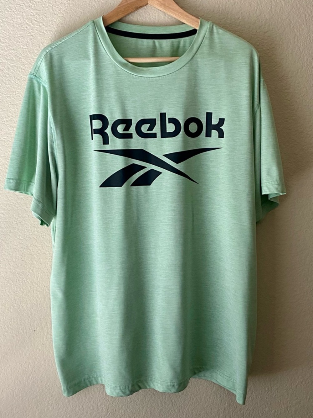 Reebok Men’s Shirt XL Green Black Logo Performance Athletic Short Sleeve Active